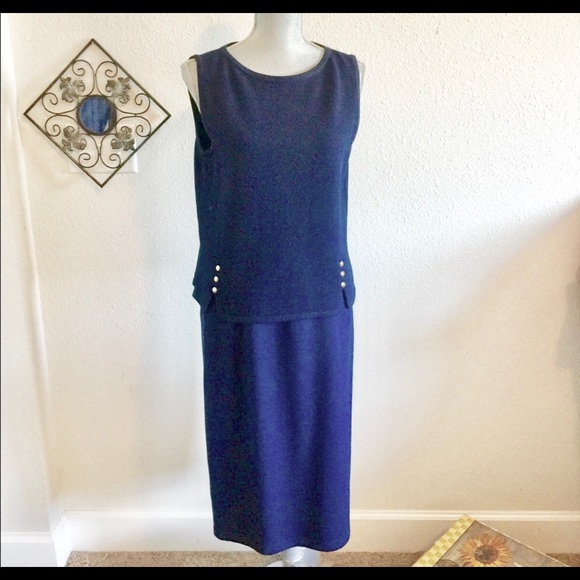 St. John Dresses & Skirts - Authentic St John skirt with elastic waist size 14